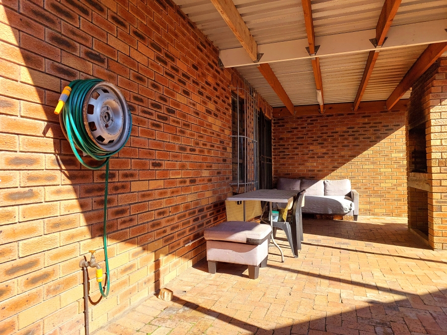 3 Bedroom Property for Sale in Protea Heights Western Cape